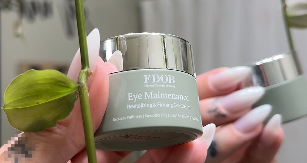 Eye Area SOS: Conquer Common Eye Concerns with FDOB’s Youthful Glow Eye Cream